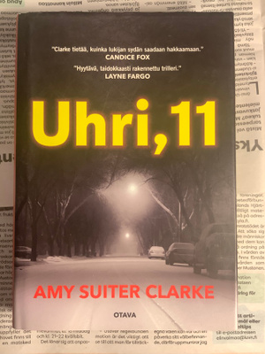 Amy Suiter Clarke - Uhri, 11 (sid.)