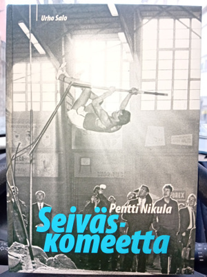 Pentti Nikula : Seiväskomeetta ( SIS POSTIKULU )