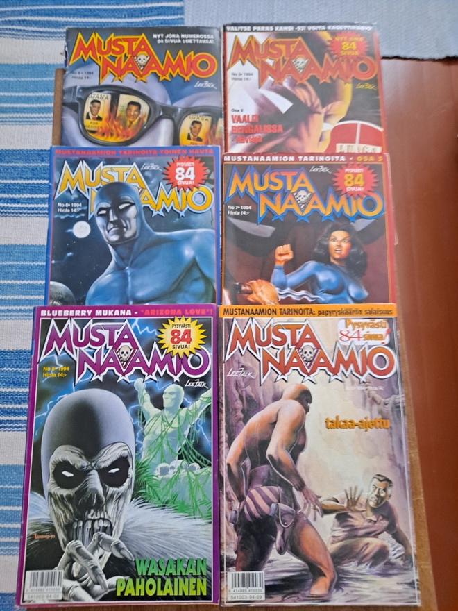 Mustanaamioita vuosilta 1994,95,96.