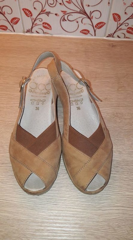 Kengät : siistit sandaalit koko 36 sisämitta 22.5cm