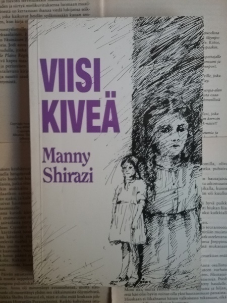 Manny Shirazi - Viisi kiveä (nid.)