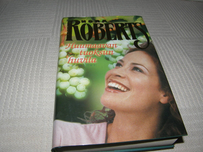 Nora Roberts Huumaavan tuoksun huvila  -sid