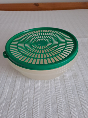 Tupperware lävikkö