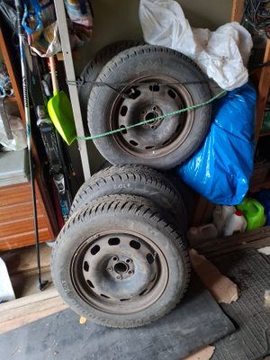 Talvirenkaat Volkswagen Golf IV jaolla 195/65 R15