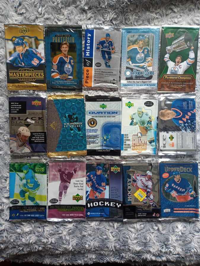 Wayne Gretzky avatut korttipussit 1,50€ kpl