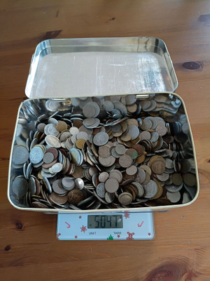 4720g Tutkittavaa iso kasa Suomalaista sekä Ulkomaalaista