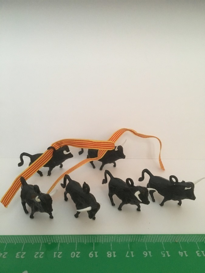 Toro Bravo, Espanjan härkäsymboli figuuri muovi