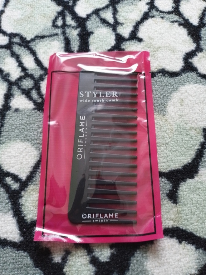 ~Oriflame Styler-harvapiikkinen kampa~