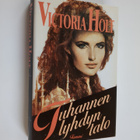 Victoria Holt : Tuhannen lyhdyn talo - pikkukuva 1