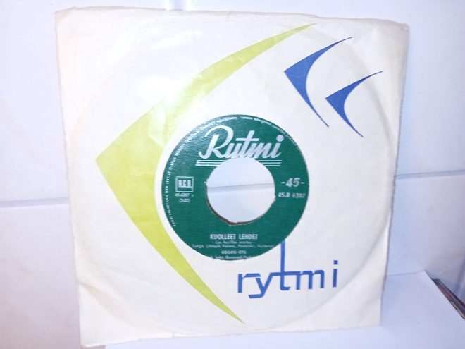 7"  single Georg Ots :  Kuolleet lehdet /  Unohtumaton ilta