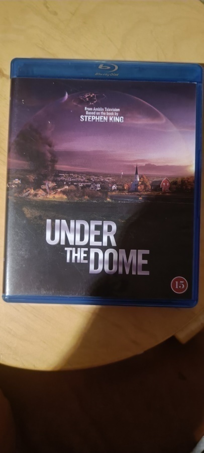 Stephen Kingin KUVUN ALLA: Kausi 1 4 Bluray levyä