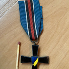 12 D muistoristi - pikkukuva 1