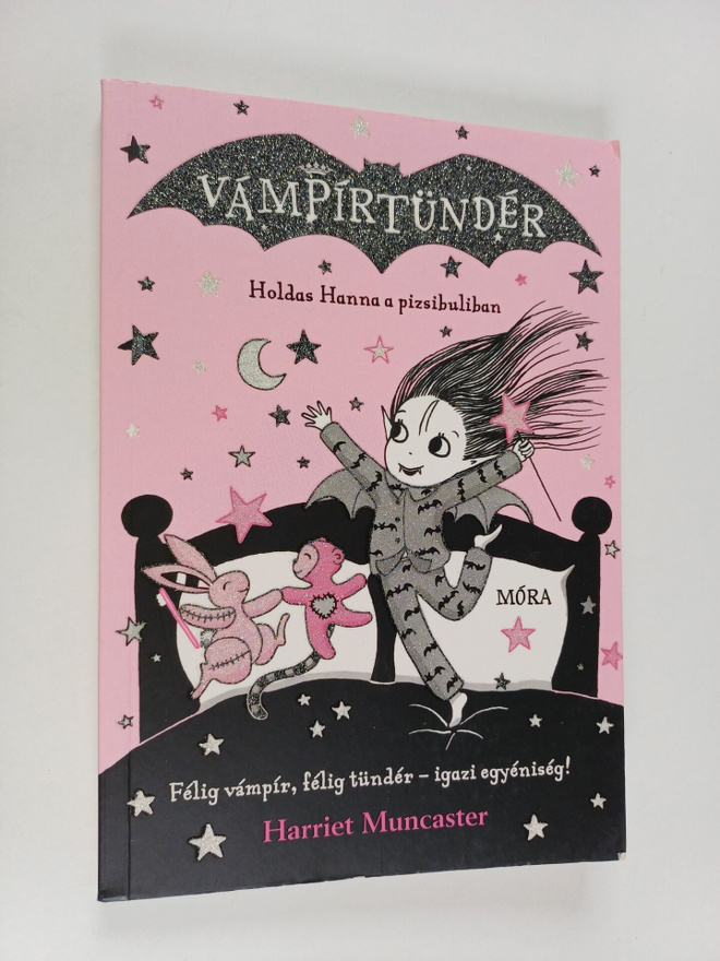 Harriet Muncaster : Holdas Hanna a pizsibuliban