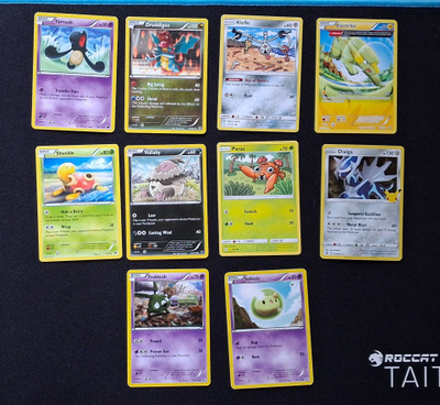 Pokemon kortit 10kpl (#85 eri sarjoista)