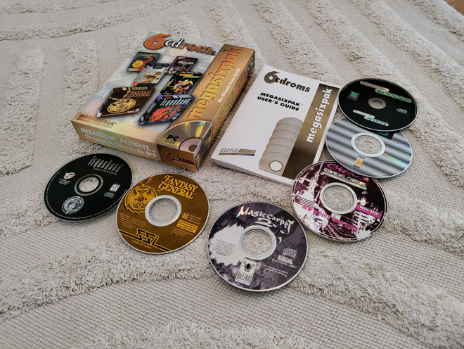 Megasixpak 6 pelin kokoelma