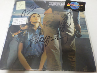 SCORPIONS - ANIMAL MAGNETISM VG+/VG+ LP + KOLME NIMMARIA