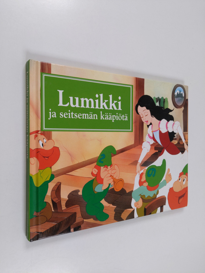 Taija Mård : Lumikki ja seitsemän kääpiötä