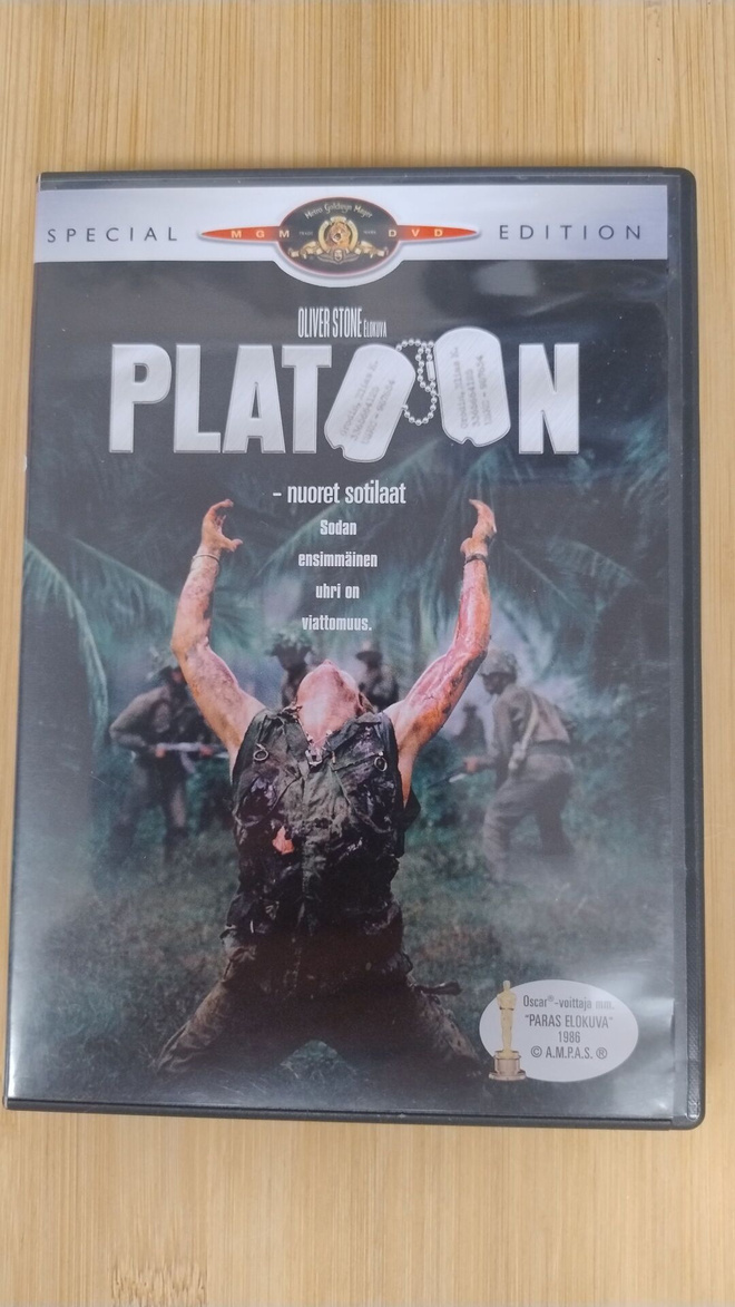 Platoon – nuoret sotilaat DVD
