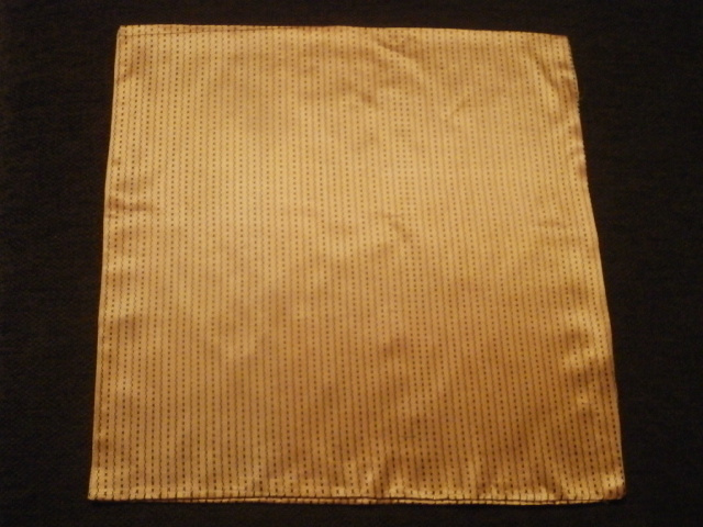 TYYNYNPÄÄLLINEN  37. KAUNIS KIILTÄVÄPINTAINEN KELTAINEN TP.