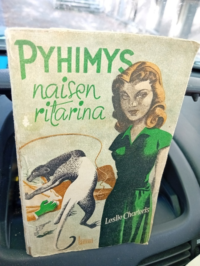 Leslie Charteris : Pyhimys naisen ritarina  ( SIS POSTIKULU