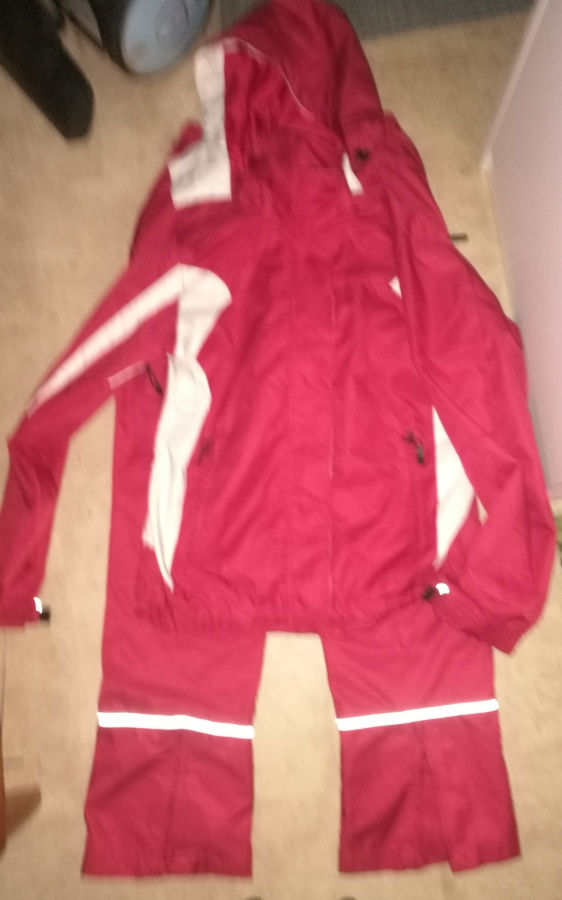 Outdoor expercises- punainen retro 2 osaa tuuli puku (S)36