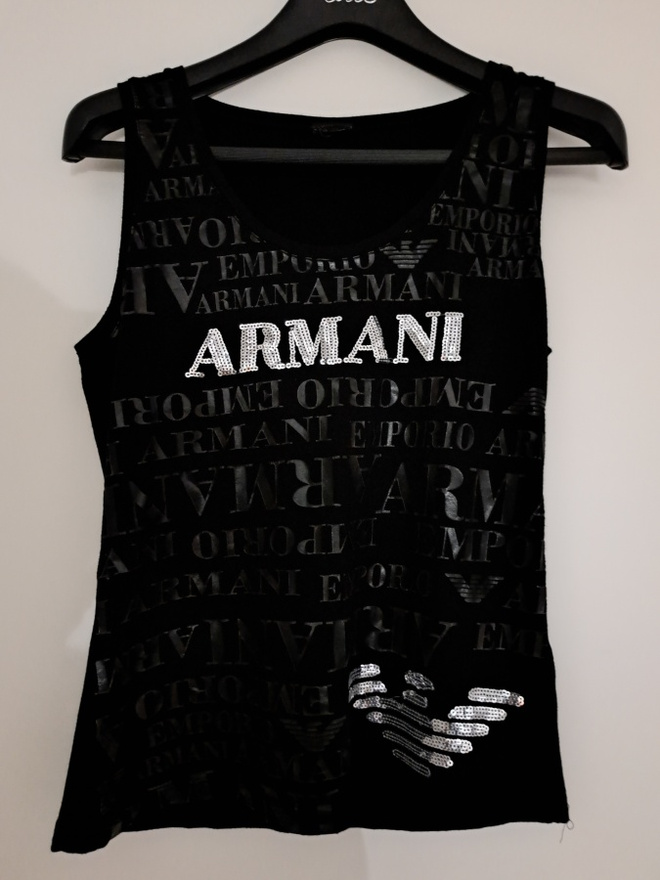 Armani toppi koko M/L