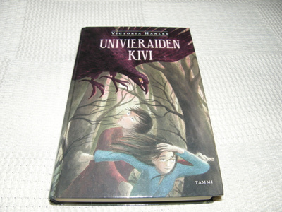 Victoria Hanley Univieraiden kivi
