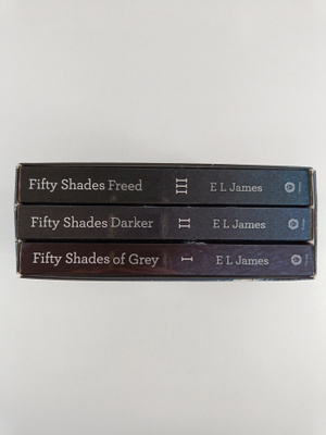 E. L. James : Fifty Shades trilogy : Fifty Shades of Grey...