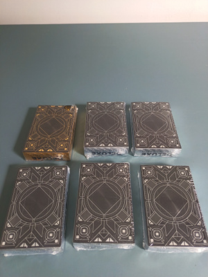 6 pakkaa Deluxe muovipelikortteja