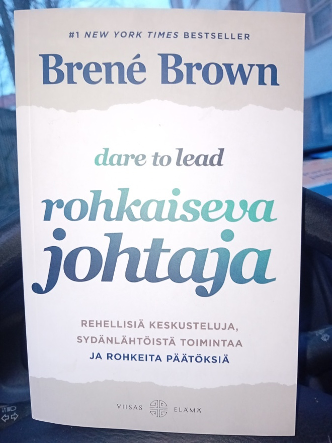 Brown : Rohkaiseva johtaja  ( SIS POSTIKULU  )