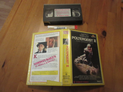 Poltergeist II (Esselte Video) VHS myynti-VHS vuokrakannella