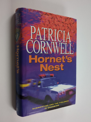Patricia D. Cornwell : Hornet's nest