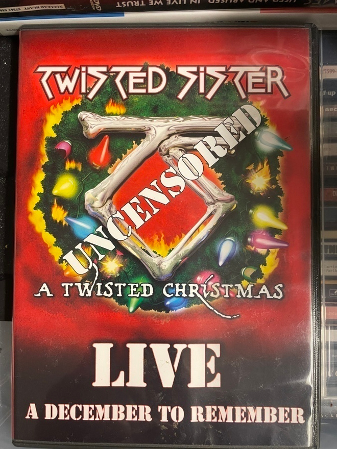 TWISTED SISTER - A Twisted Christmas Live: A December To Rem