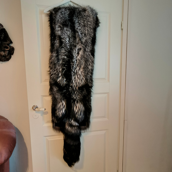 Upea ja Ainutlaatuinen Saga Furs Hopeakettu Kauluri