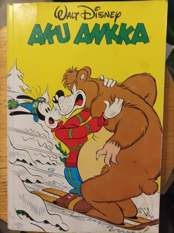 Aku Ankka vuosikerta 1987, kahdessa kansiossa