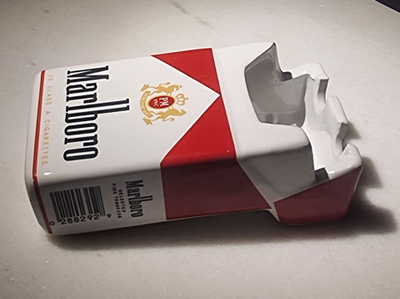 Marlboro tuhkakuppi