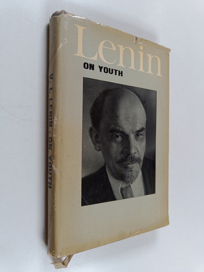 Vladimir Il'ich Lenin : Lenin on Youth