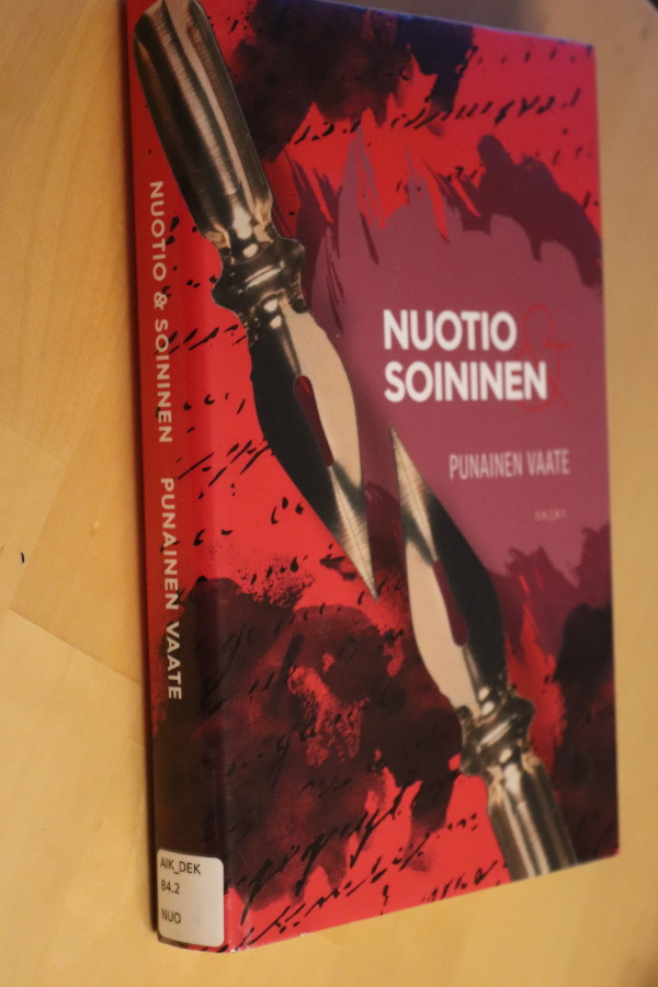 Nuotio & Soininen : Punainen vaate ( 1.p. 2019 k.po )