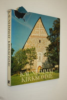 Antero ym. (toim.) Sinisalo : Kauneimmat kirkkomme = Finl...