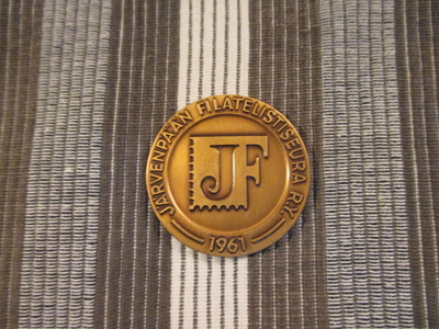 Järvenpään Filatelistiseura mitali 2001.