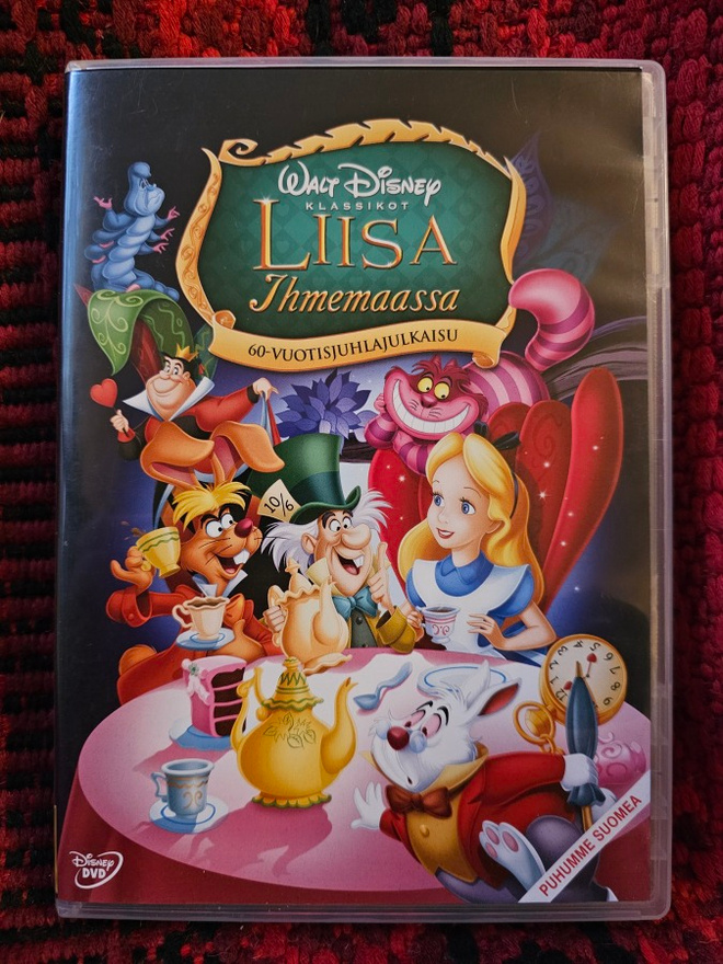 Liisa ihmemaassa (DVD) 13. Walt Disney -klassikko