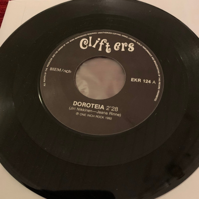 CLIFTERS: Doroteia * Broidi