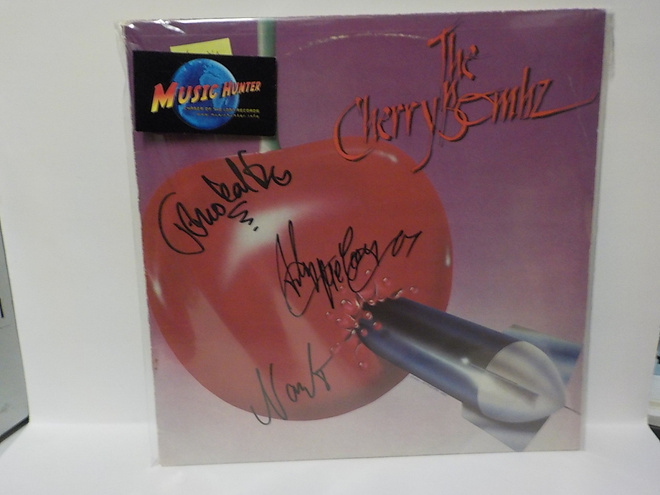 THE CHERRY BOMBZ - S/ T EX-/EX- LP + 3 X NIMMARIT!!!!