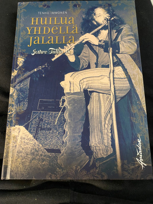 Huilua yhdellä jalalla - Jethro Tullin tie