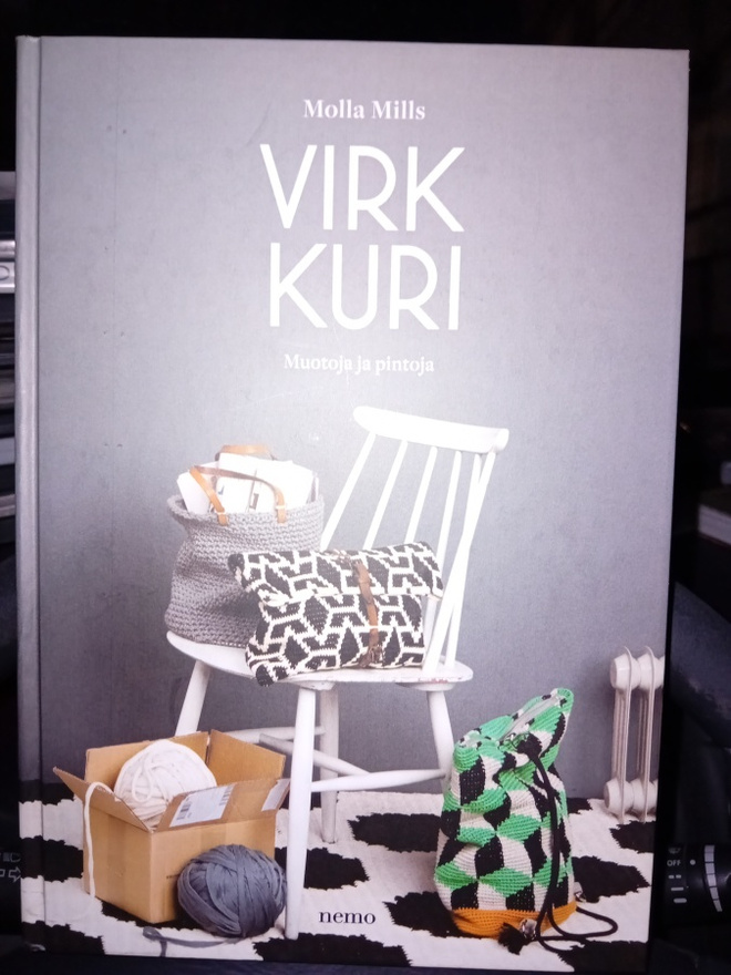 Molla Mills : Virkkuri - Muotoja ja pintoja ( SIS POSTIKULU