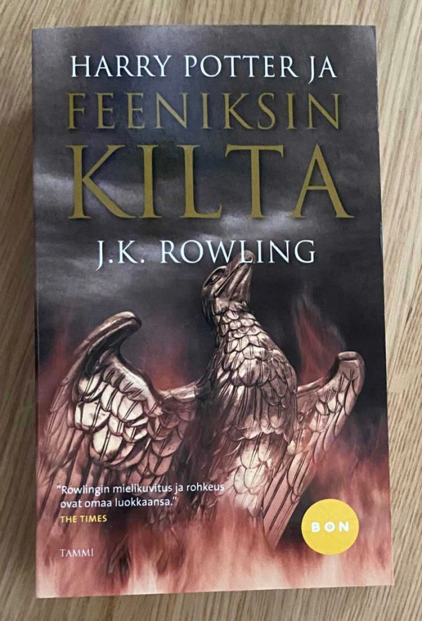 Harry Potter ja Feeniksin kilta pokkari
