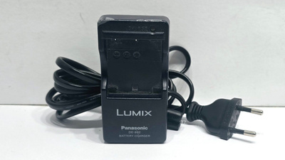 Panasonic Lumix DE-992 kameran akkulaturi
