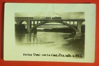 Korian Uusi rautatiesilta valm. v.1925  -  Juna  (K8)