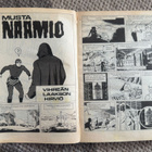SARJAKIRJA #100 - MUSTANAAMIO - pikkukuva 3