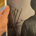 Olavi Uusivirta . Elvis istuu oikealla nimmarilla LP - pikkukuva 3